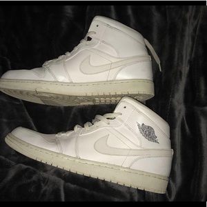 Jordan 1’s all white